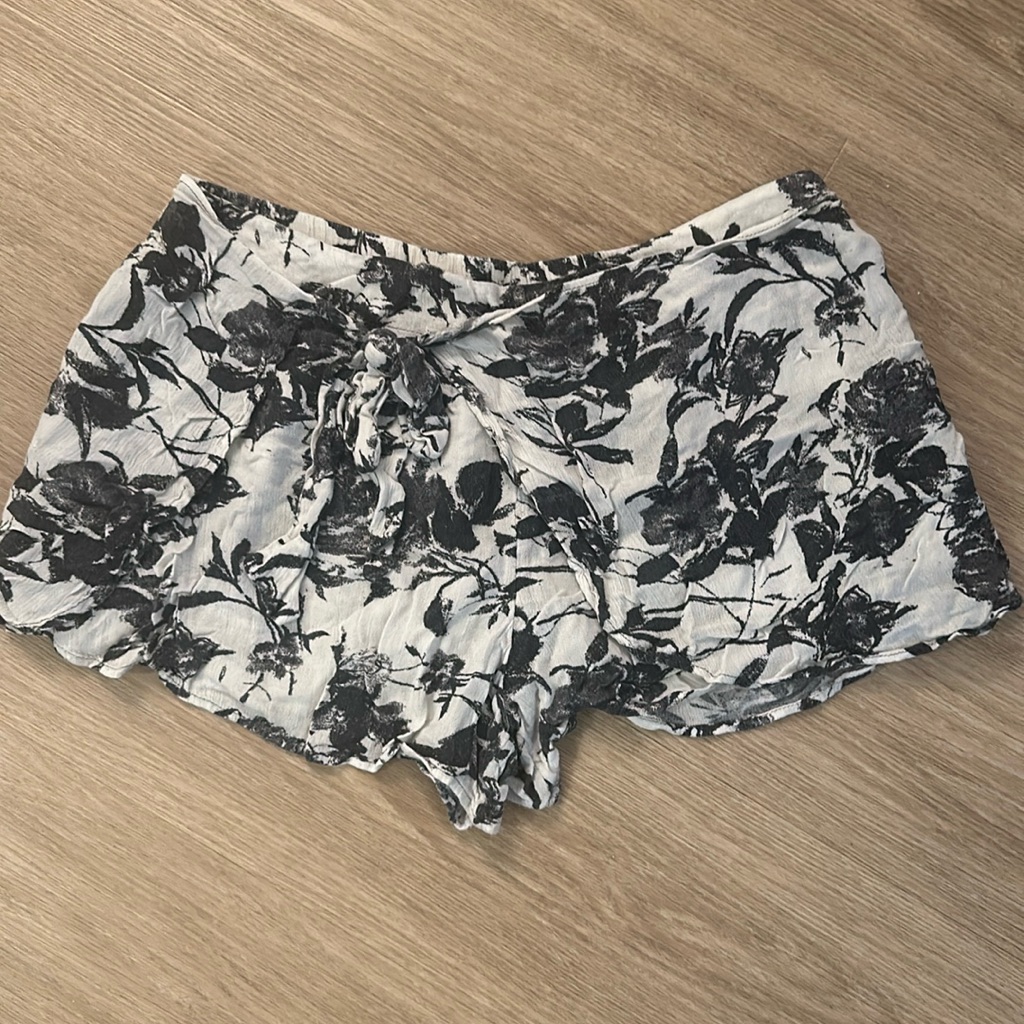 Free People Floral Patterned Shorts